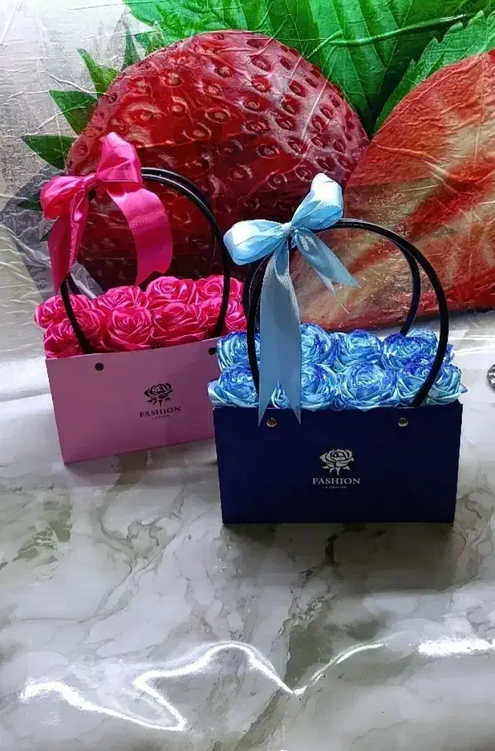 گل روبانی|گل مصنوعی|عجب شیر, |دیوار