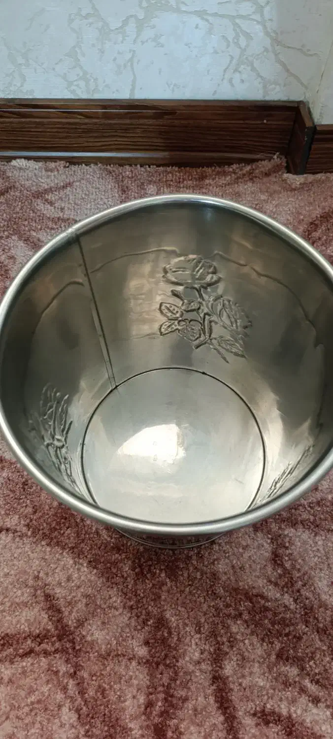 گل مصنوعی و سطل استیل|گل مصنوعی|مشهد, موسوی قوچانی|دیوار