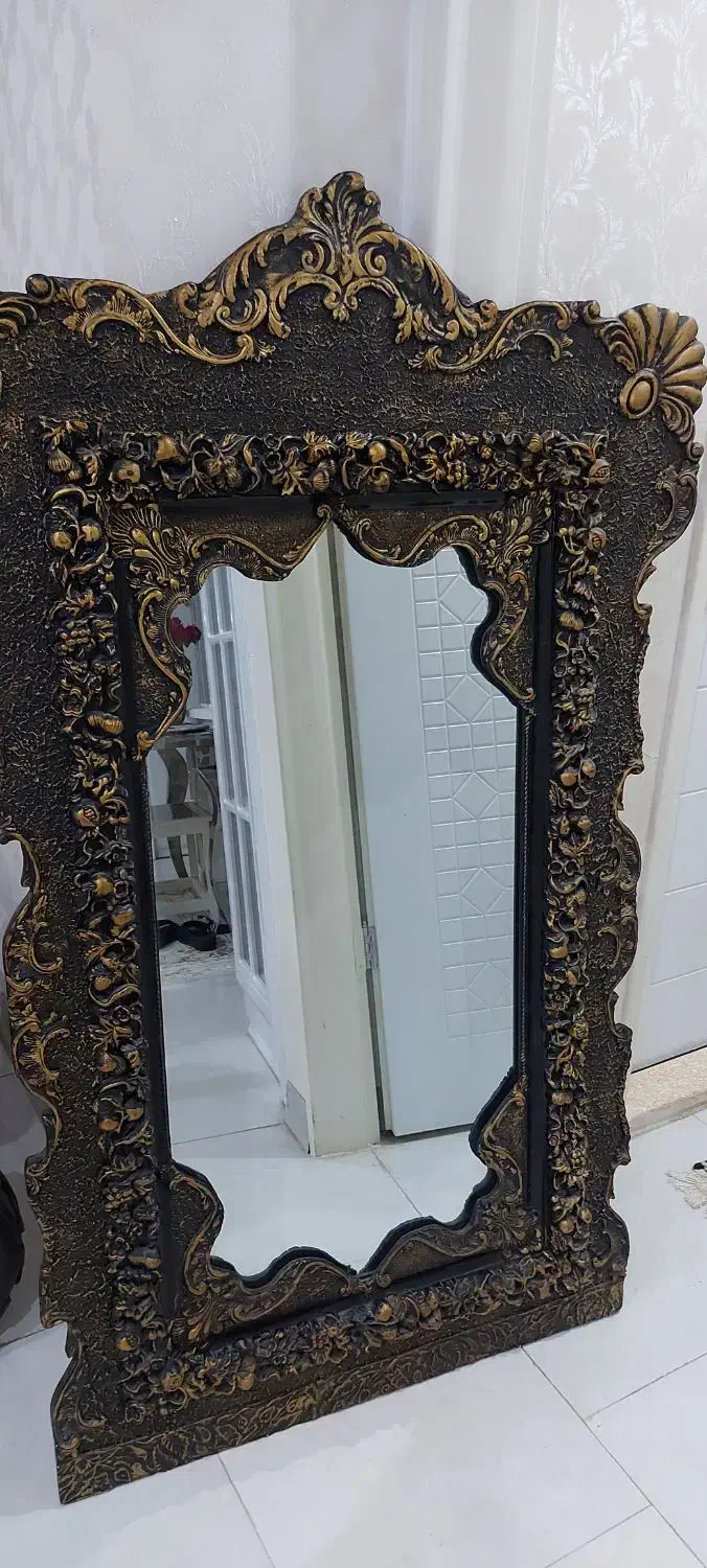آینه|آینه|اهواز, کوروش|دیوار