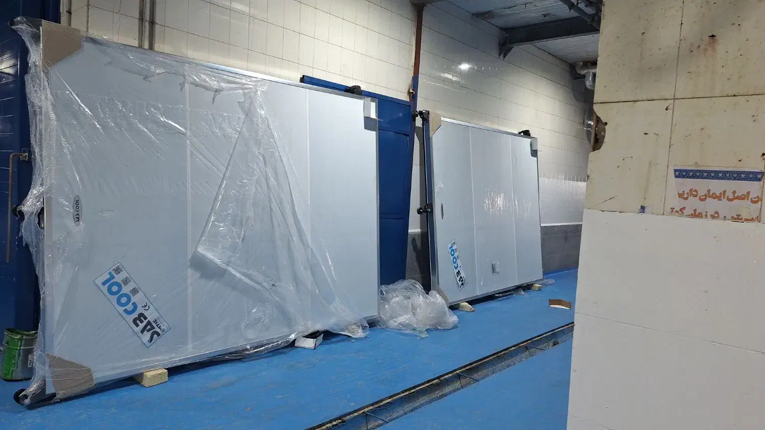 درب ریلی سردخانه کشتارگاهی|ماشینآلات صنعتی|تبریز, |دیوار