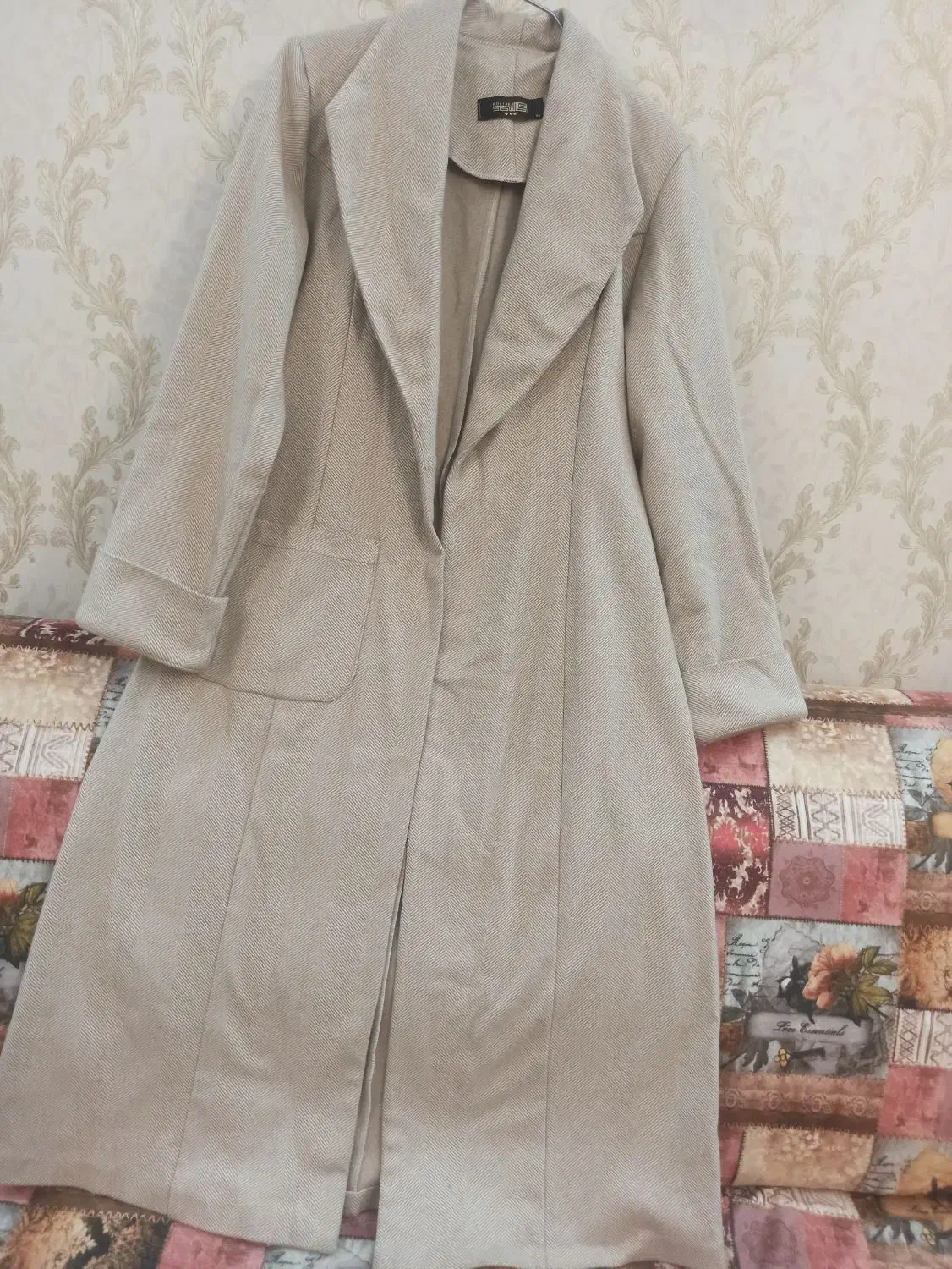 پالتو زنانه|لباس|شیراز, آبیاری|دیوار