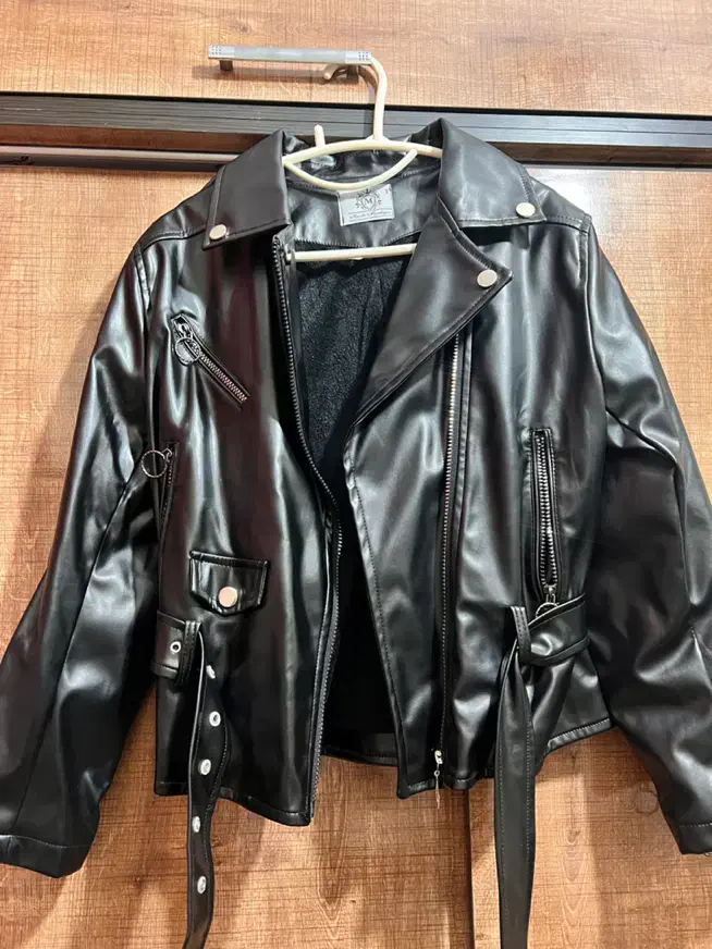 کت زنانه چرم صنعتی نو|لباس|ری, فیروزآبادی|دیوار