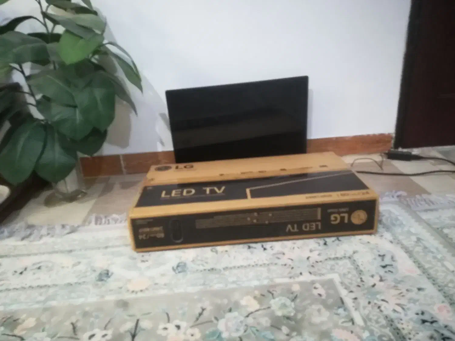 تلویزیون ال جی بیست و چهار اینچ|تلویزیون و پروژکتور|بندرعباس, |دیوار