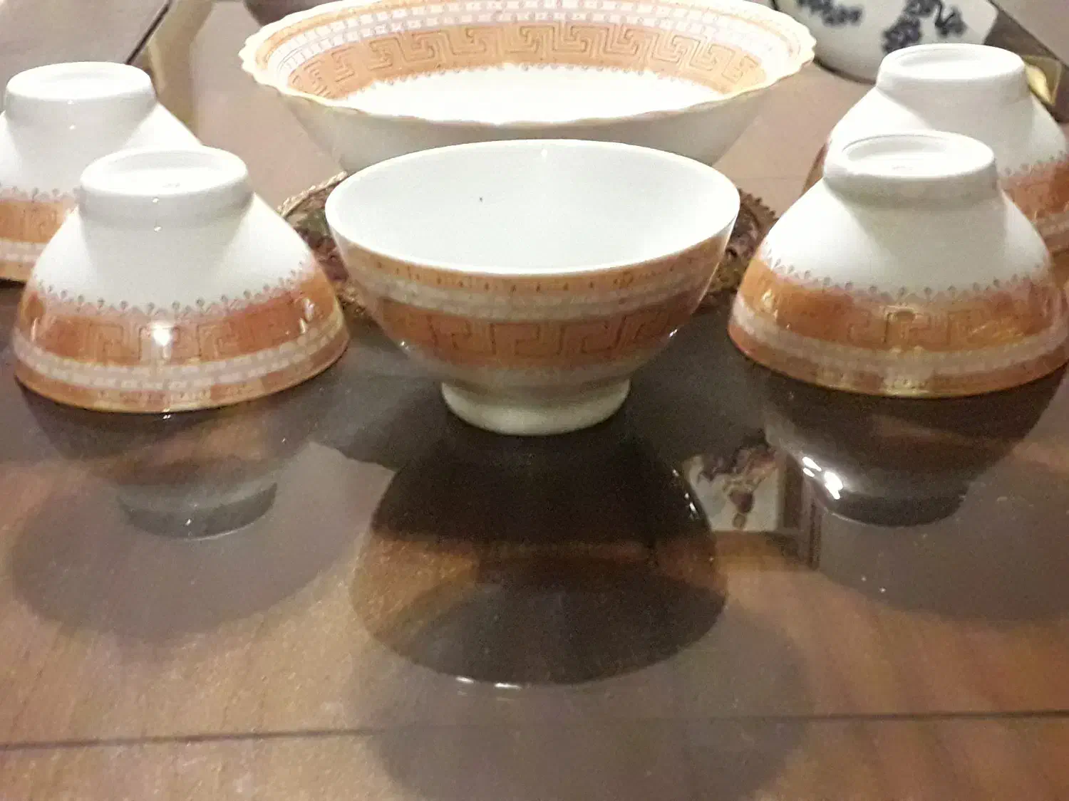 ظروف قدیمی کاربردی.سرو توضیح را بخوانید|ظروف سرو و پذیرایی|شیراز, شهرک گلدشت حافظ‎|دیوار