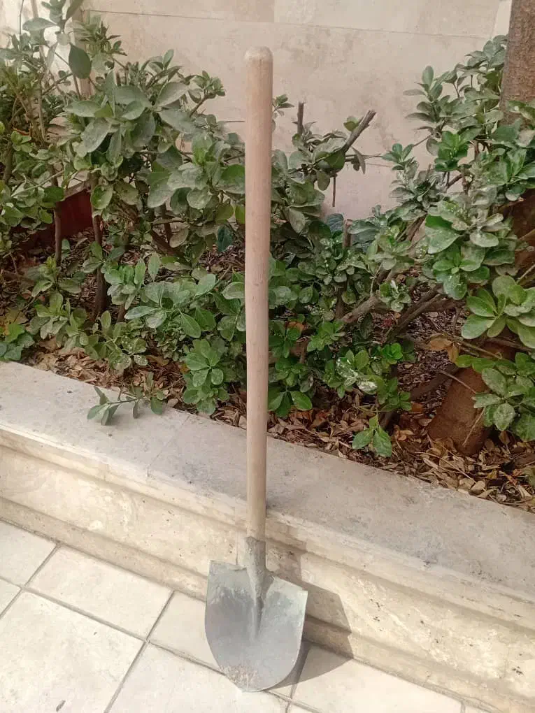 فرغون و بیل و کلنگ|ابزارآلات|قزوین, |دیوار