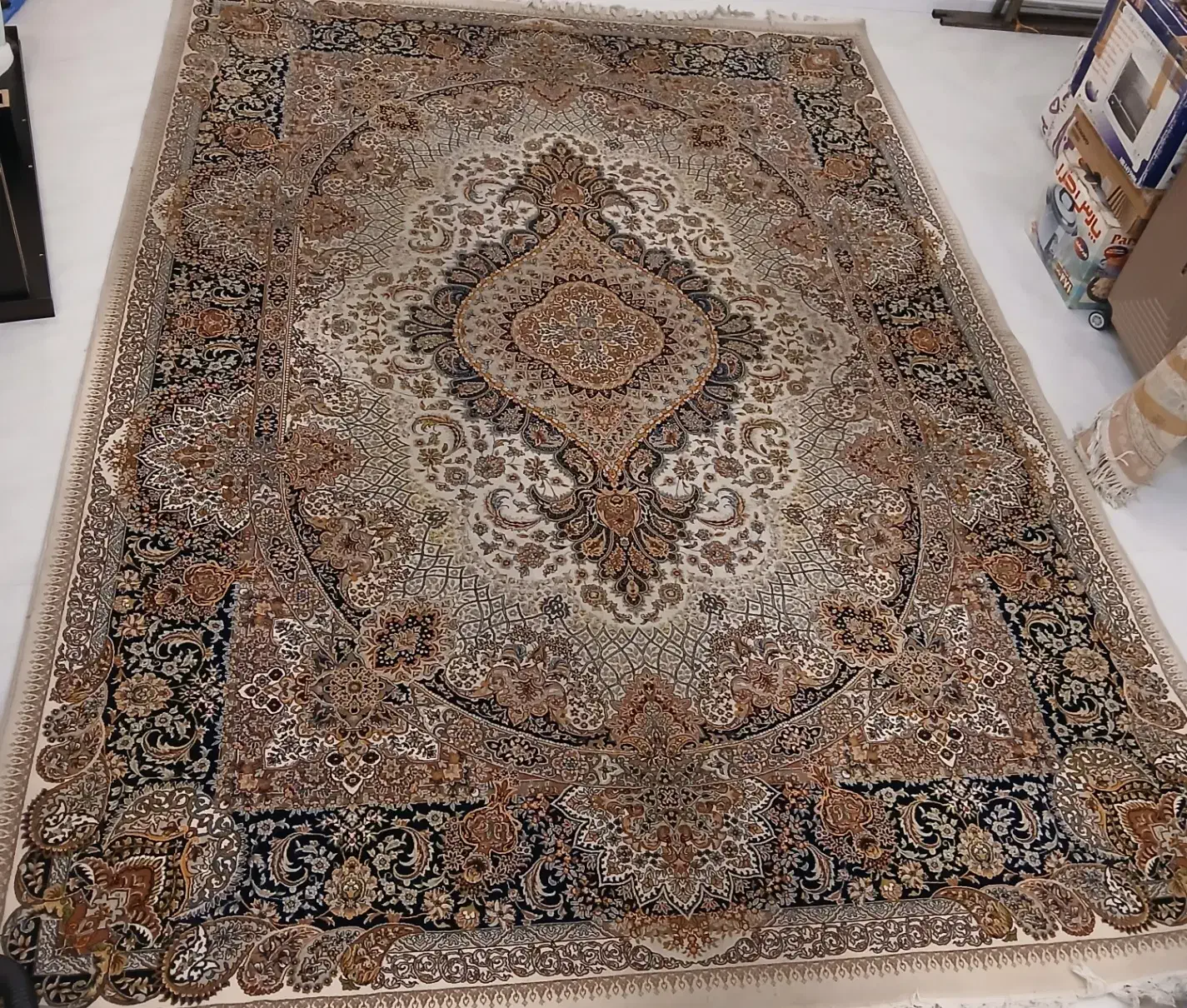 فرش ماشینی ۷۰۰ شانه تراکم ۲۵۵۰|فرش|تهران, ارامنه|دیوار