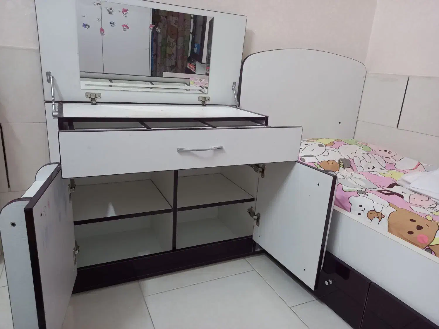 یه عدد کنسول ومیز تحریر اتاق کودک و نوجوان|بوفه، ویترین، کنسول|اصفهان, کوجان|دیوار