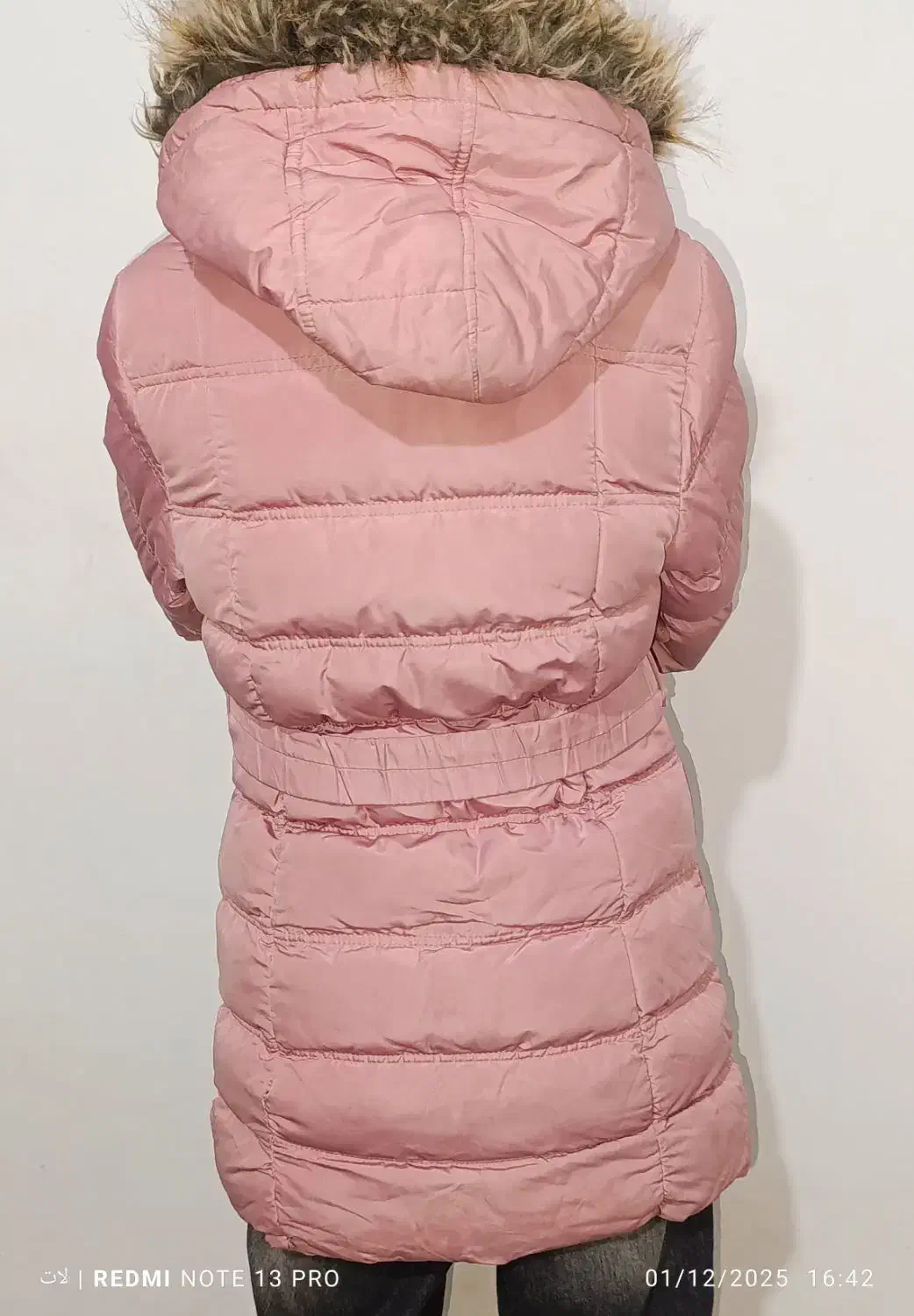 کت و پالتو|لباس|کنگاور, |دیوار