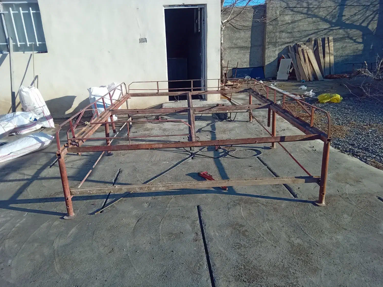 تخت|میز و صندلی غذاخوری|کنگاور, |دیوار