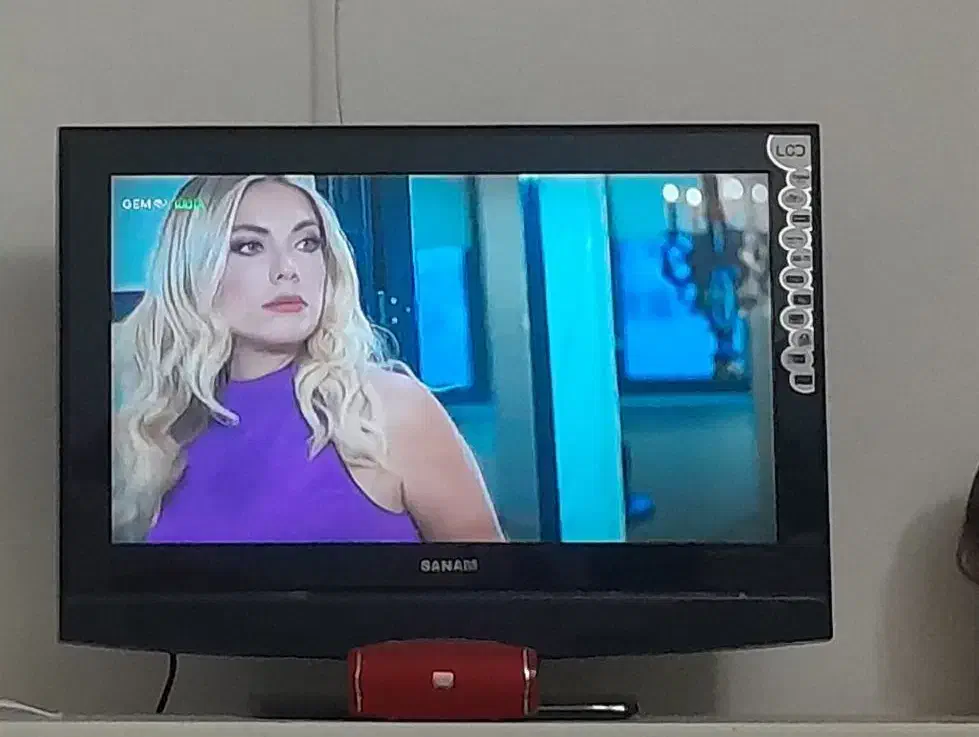 جارو برقی تمیز و موتور سالم و تلویزیون|ساعت دیواری و تزئینی|مشهد, ایثارگران|دیوار