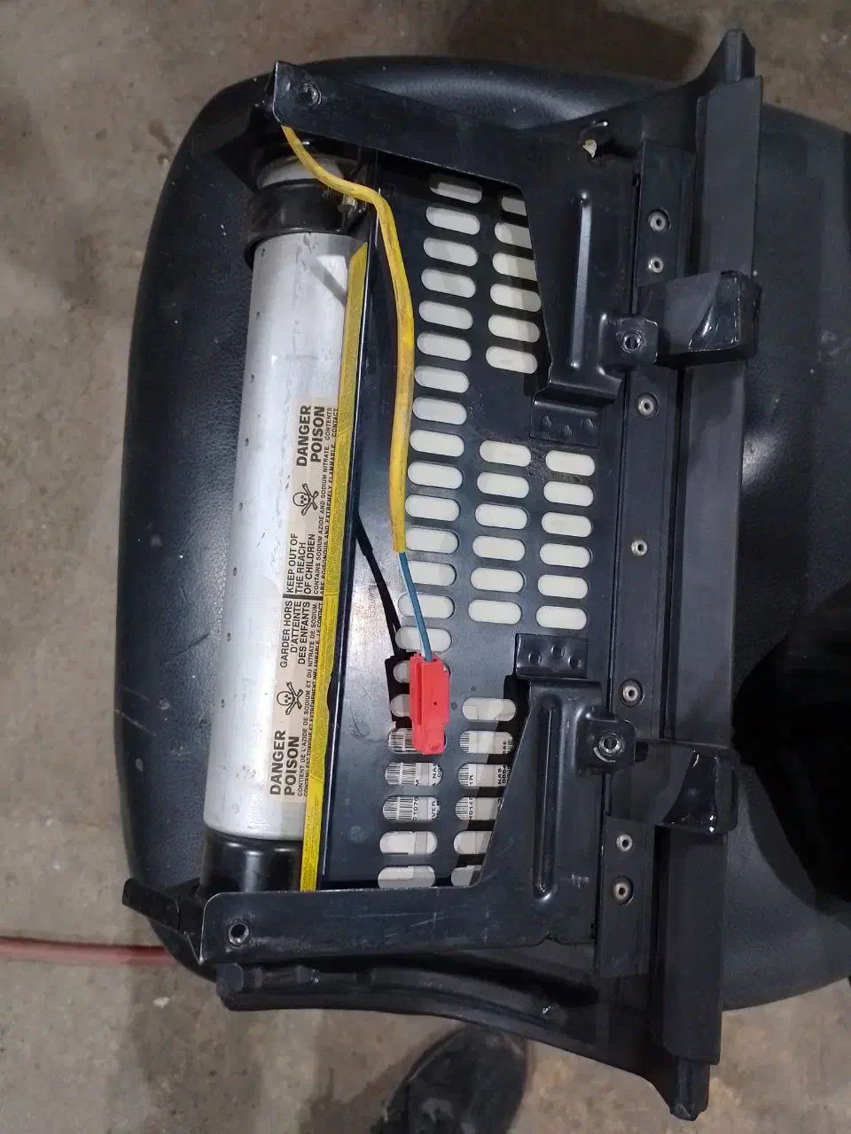 ایربگ موسو سمت شاگرد با قاب داشبورد فابریک سالم|قطعات یدکی و لوازم جانبی|تهران, حکیمیه|دیوار