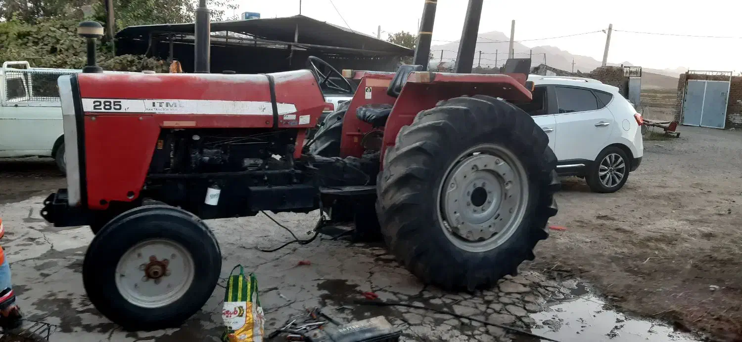 تراکتور۲۸۵|خودرو سنگین|صحنه, |دیوار