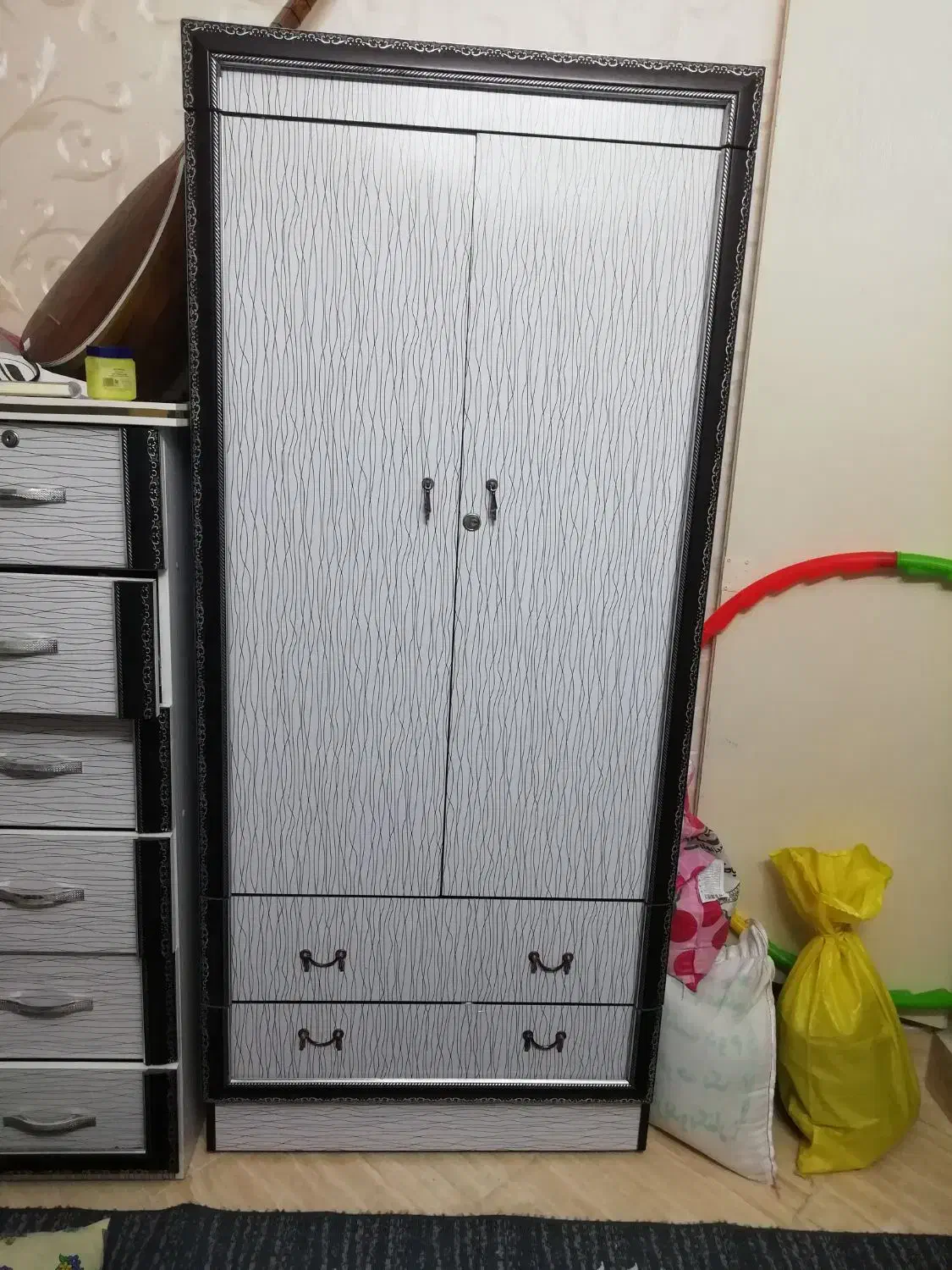 کمد سالم|جاکفشی، کمد، دراور|قم, زنبیل آباد|دیوار