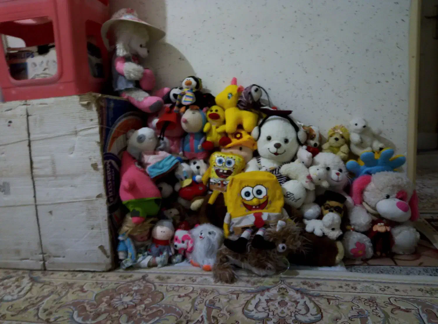 تعدادی عروسک|اسباب‌بازی بچه|شهرکرد, |دیوار