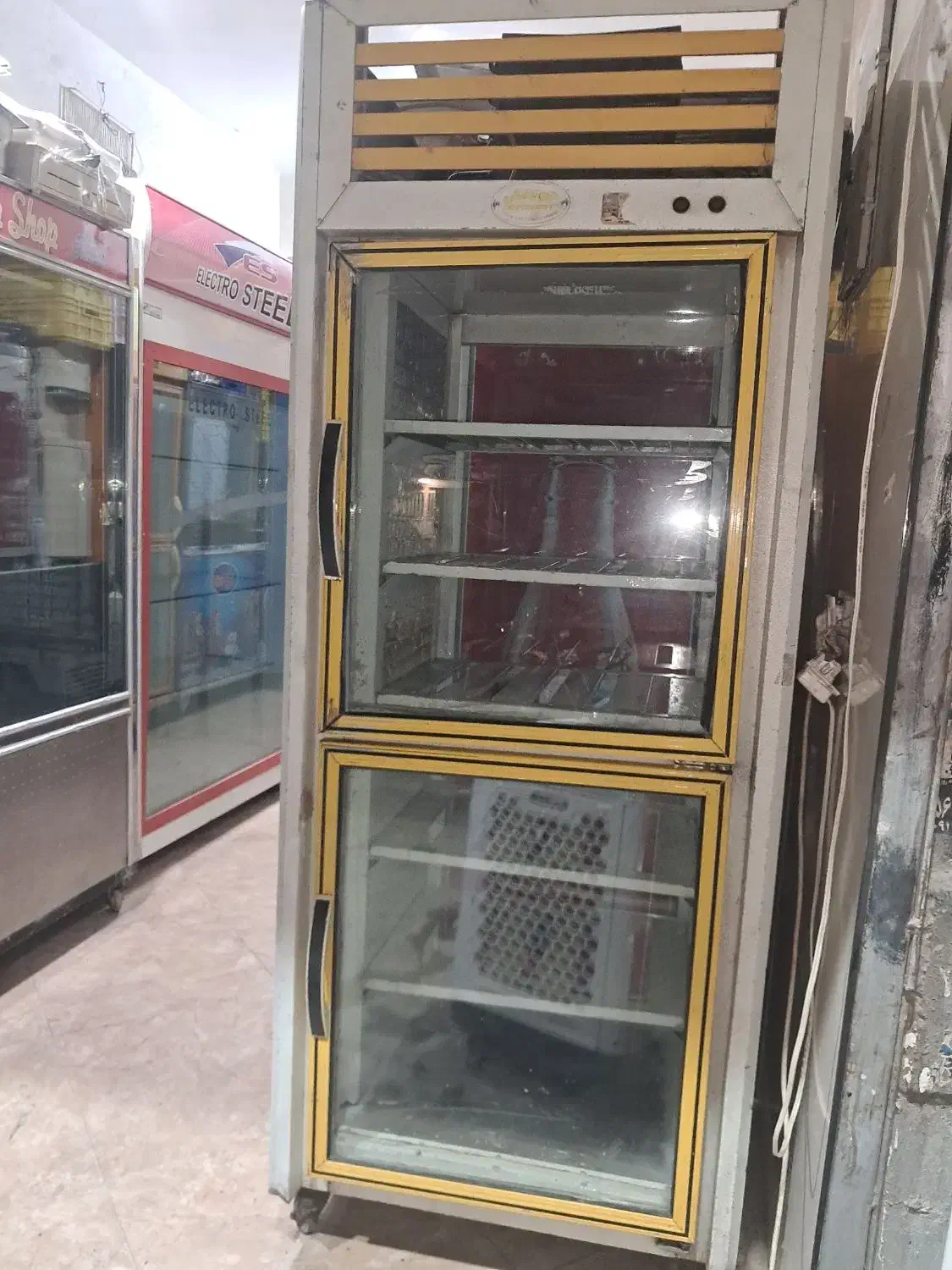 یخچال ایستاده 2طرف ویترین،سالم بدون ایراد|فروشگاه و مغازه|بهارستان, |دیوار