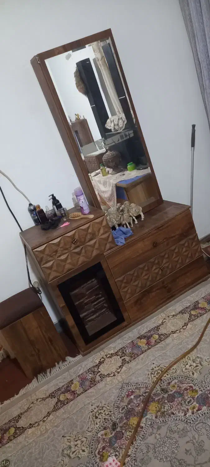 سلام تخت۲نفره جک دار ومیزارایش وپاتختی|تخت و سرویس خواب|زاهدان, |دیوار