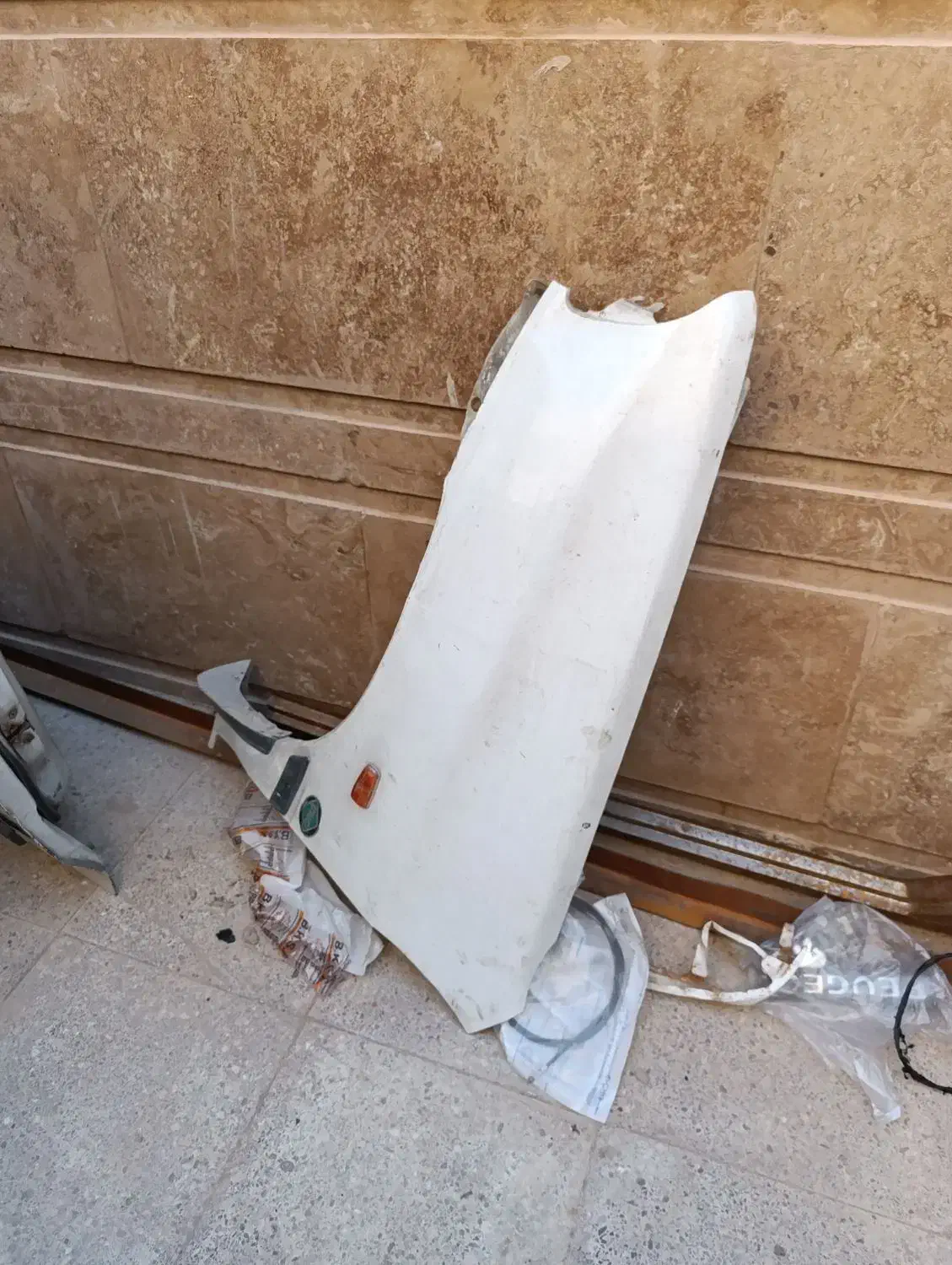 درب وگلگیرپراید|قطعات یدکی و لوازم جانبی|شیراز, شهرک دارایی|دیوار