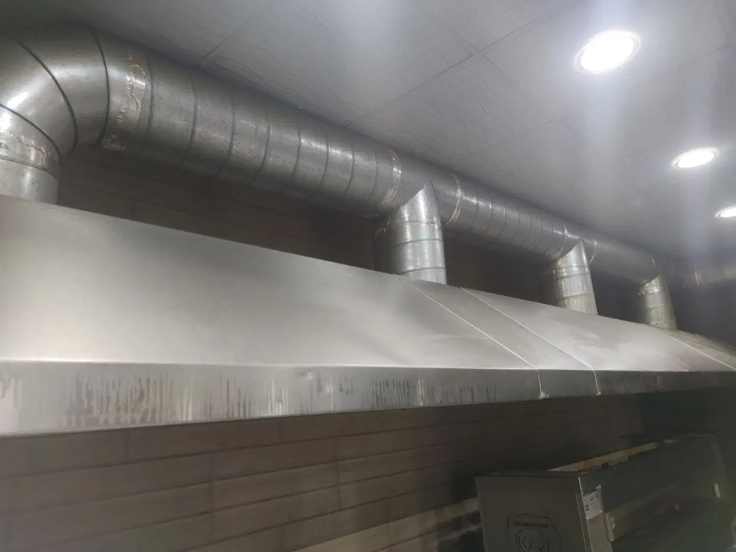 سانترفیوز ۳ اسب تکفاز، لوله اسپیرال، هود|کافی‌شاپ و رستوران|قیروکارزین, |دیوار