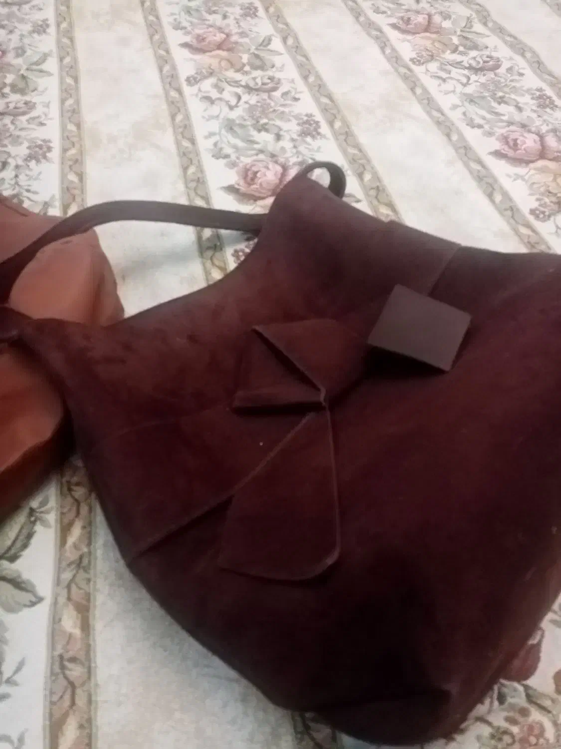 کیف وکفش|کیف، کفش، کمربند|خوی, |دیوار