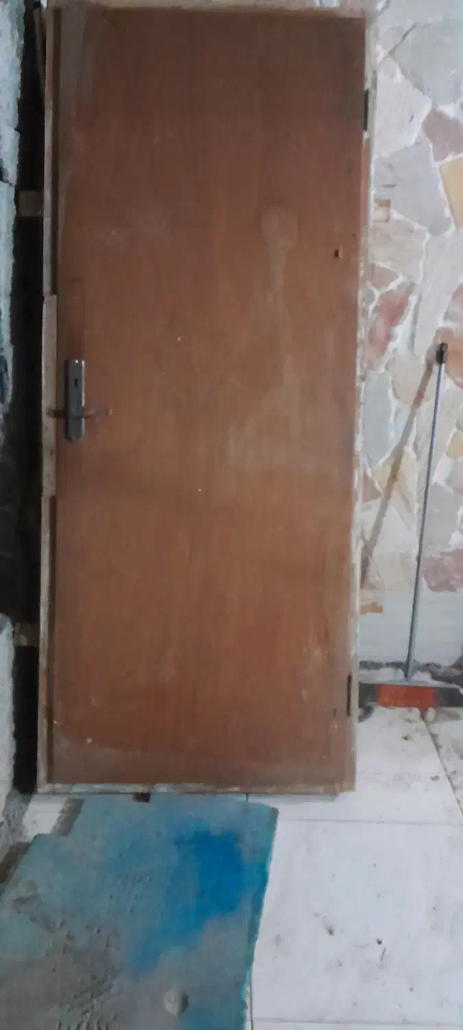 دوعدد درب ۹۰×۲ یکی چپ بازشو یکی راست|عمده‌فروشی|بابل, |دیوار