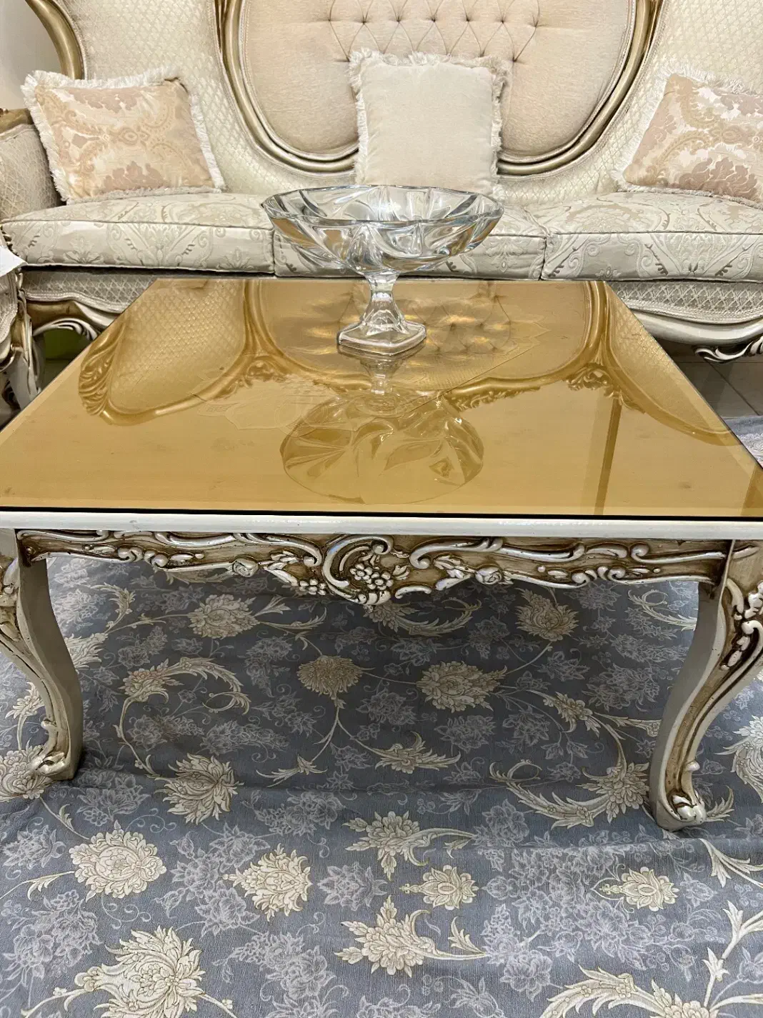 ست مبل ۹ نفره و میز ناهار خوری ۶ نفره سلطنتی چوبی|مبلمان خانگی و میز عسلی|تهران, بروجردی|دیوار