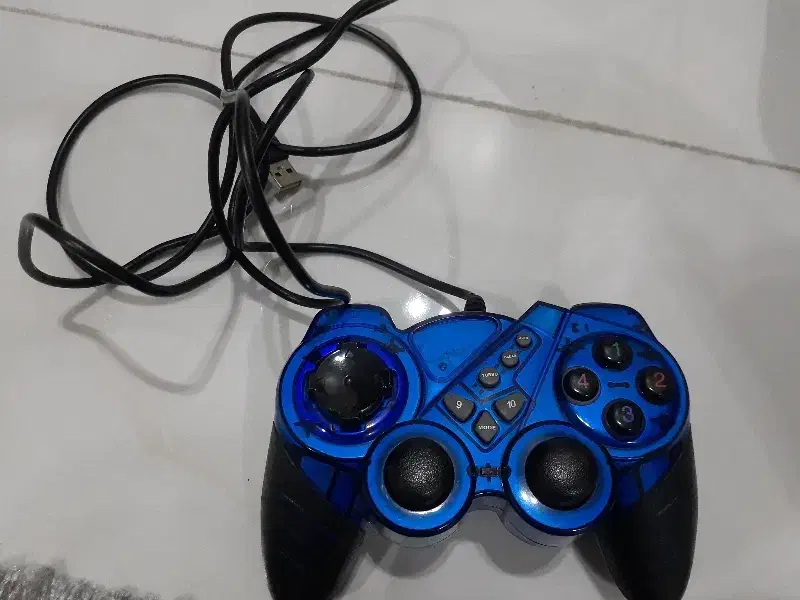 دسته بازی پی‌سی|کنسول، بازی ویدئویی و آنلاین|پرند, فاز ۱|دیوار