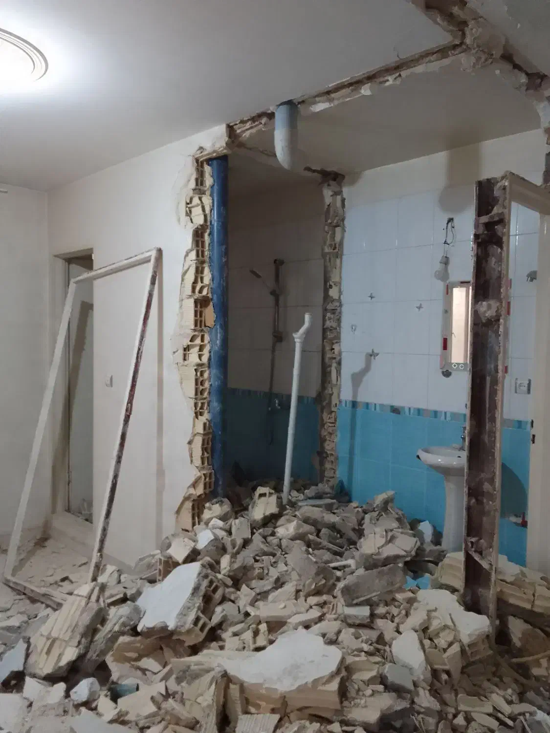 تخریب وحمل نخاله.کنده کاری .وباز سازی ساختمان|خدمات پیشه و مهارت|کرج, اخترآباد|دیوار