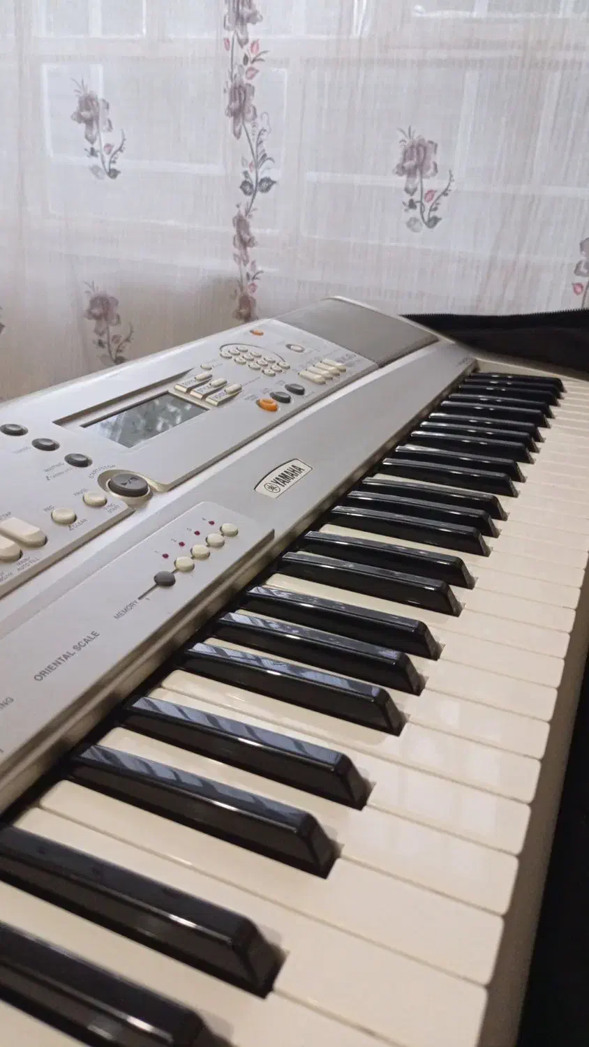 ارگ یاماهاA300|پیانو، کیبورد، آکاردئون|مهاباد (آذربایجان غربی), |دیوار