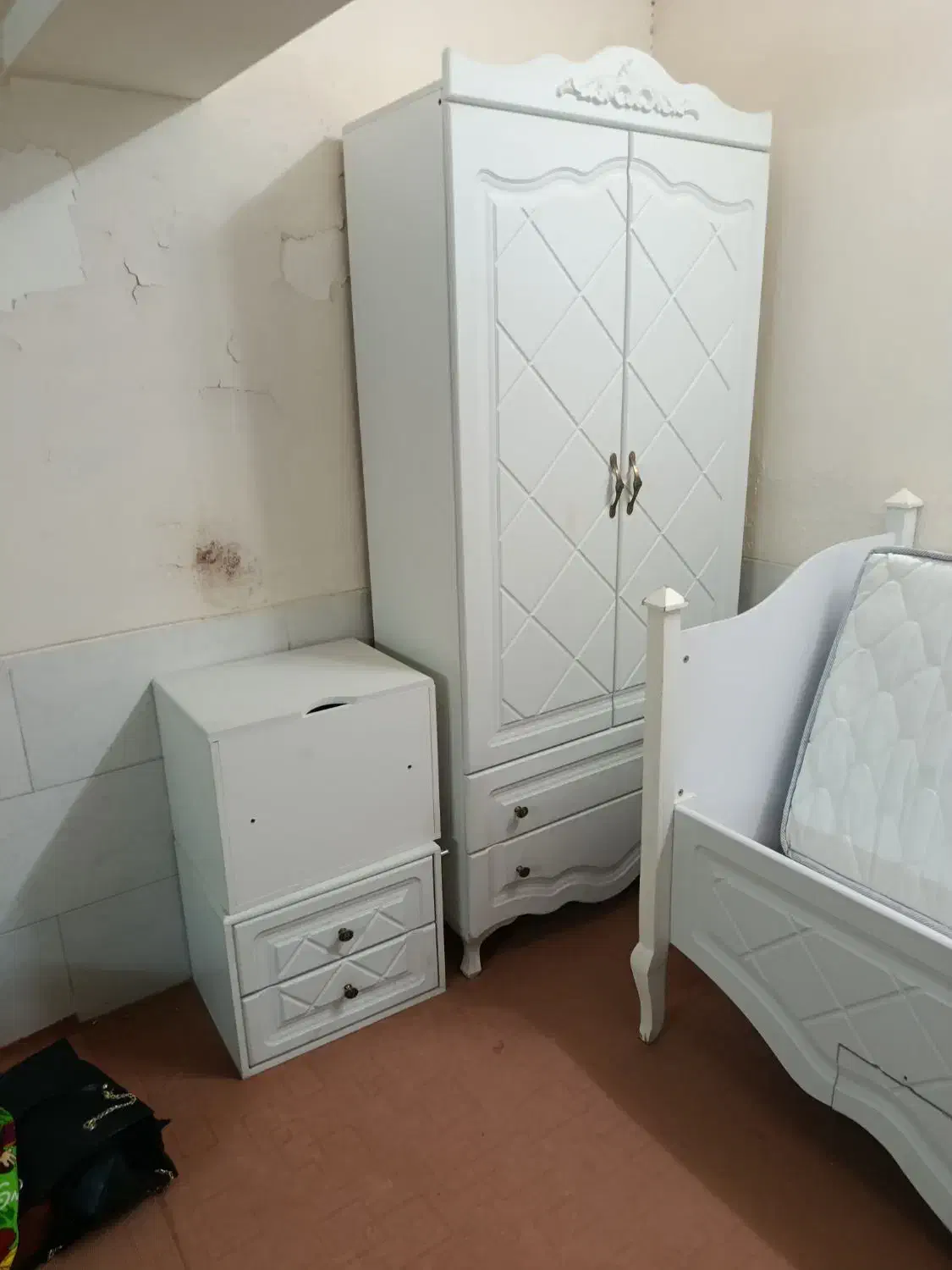 تخت خواب کودک و نوجوان|اسباب و اثاث بچه|یزد, |دیوار