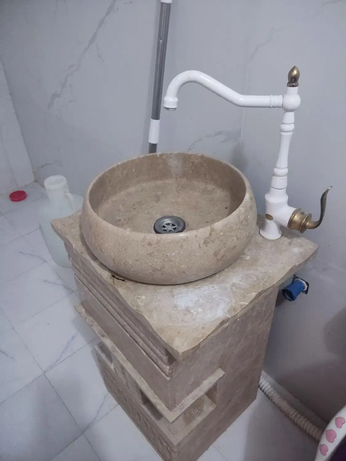 روشویی سنگی ایستاده و روشویی دیواری|لوازم سرویس بهداشتی|صباشهر, |دیوار