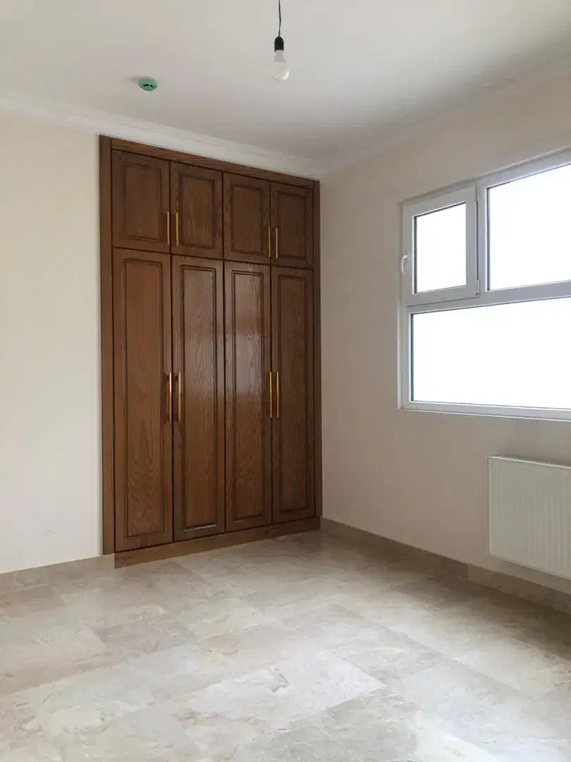 * تیسفون * 185 متر 3 خواب تکواحدی * 2 پارکینگ *