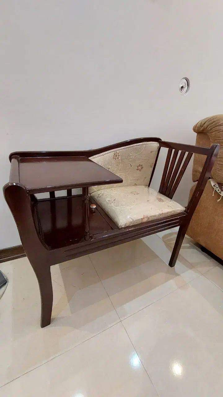 میز تلفن چوبی|میز تلفن|اصفهان, قلعه طبره|دیوار