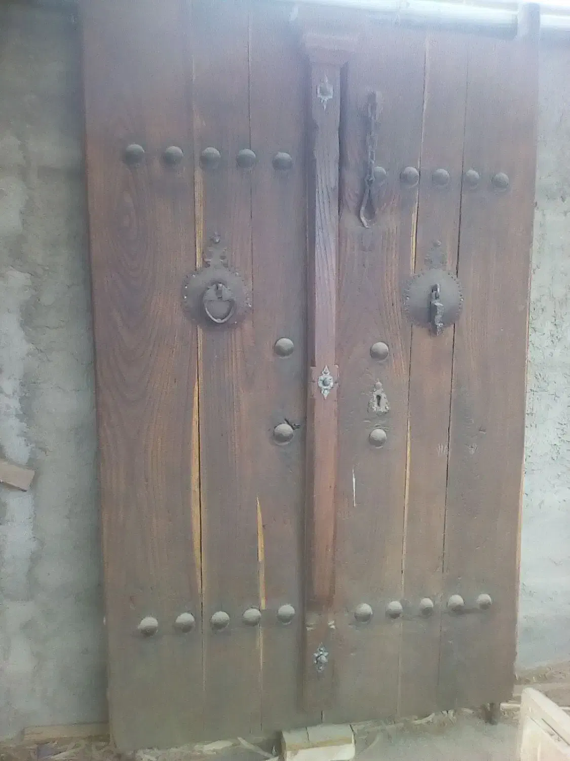 درب قدیمیدرب|کلکسیون اشیاء عتیقه|کاشان, دشت لتحر|دیوار