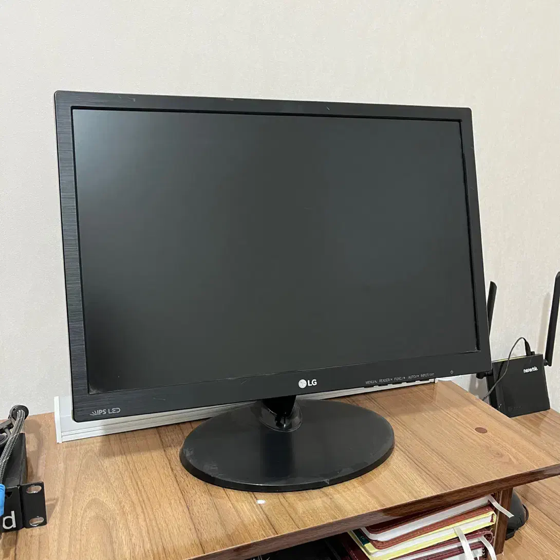 مانیتور الجی 19 IPS LED|قطعات و لوازم جانبی رایانه|کاشمر, |دیوار