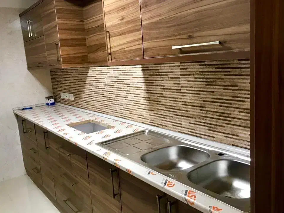 ۹۵۰ متر مستغلات اداری ممتاز در ۳ طبقه مستقل