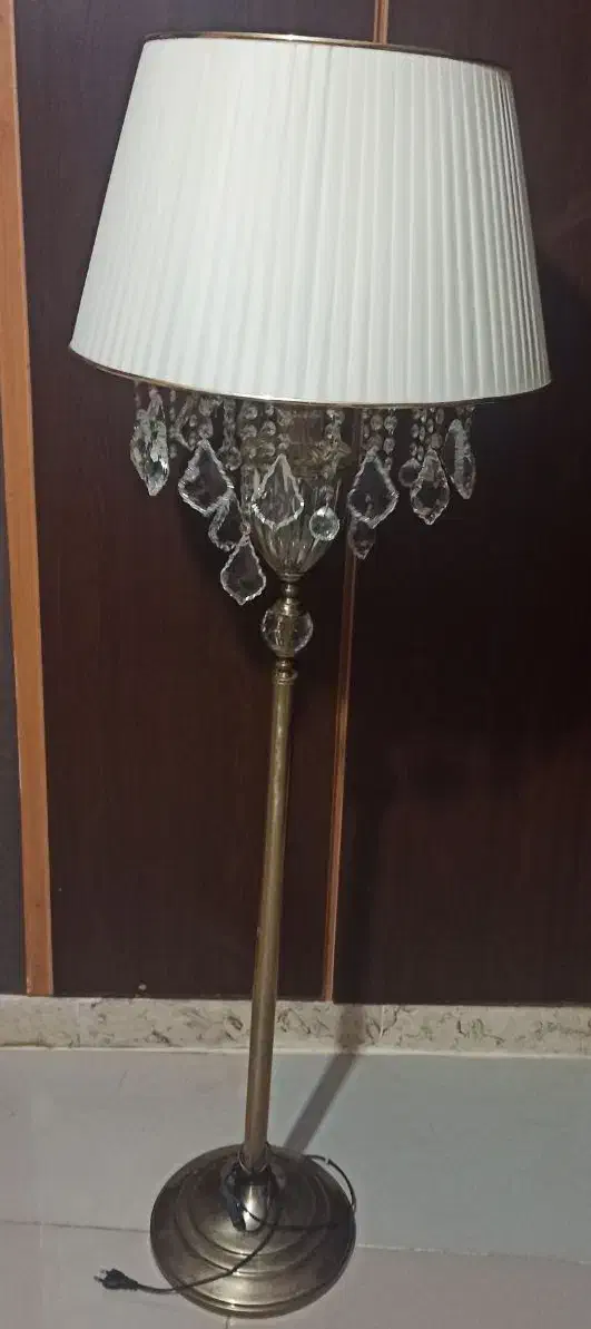 اباژور در حد نو|چراغ خواب و آباژور|شاهین‌شهر, عطار|دیوار