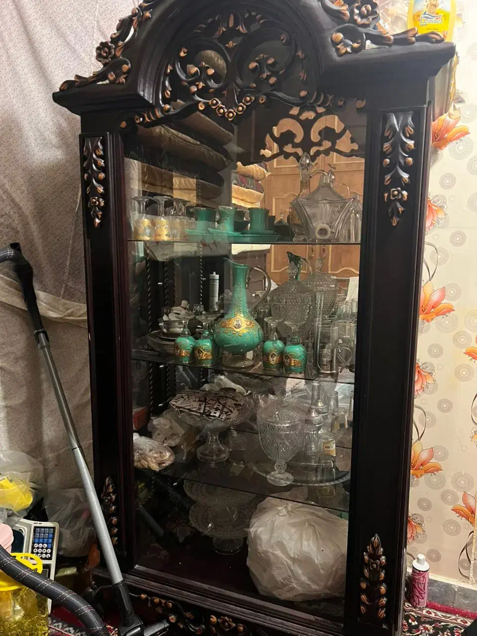 بوفه چوب گردو|بوفه، ویترین، کنسول|ایذه, |دیوار