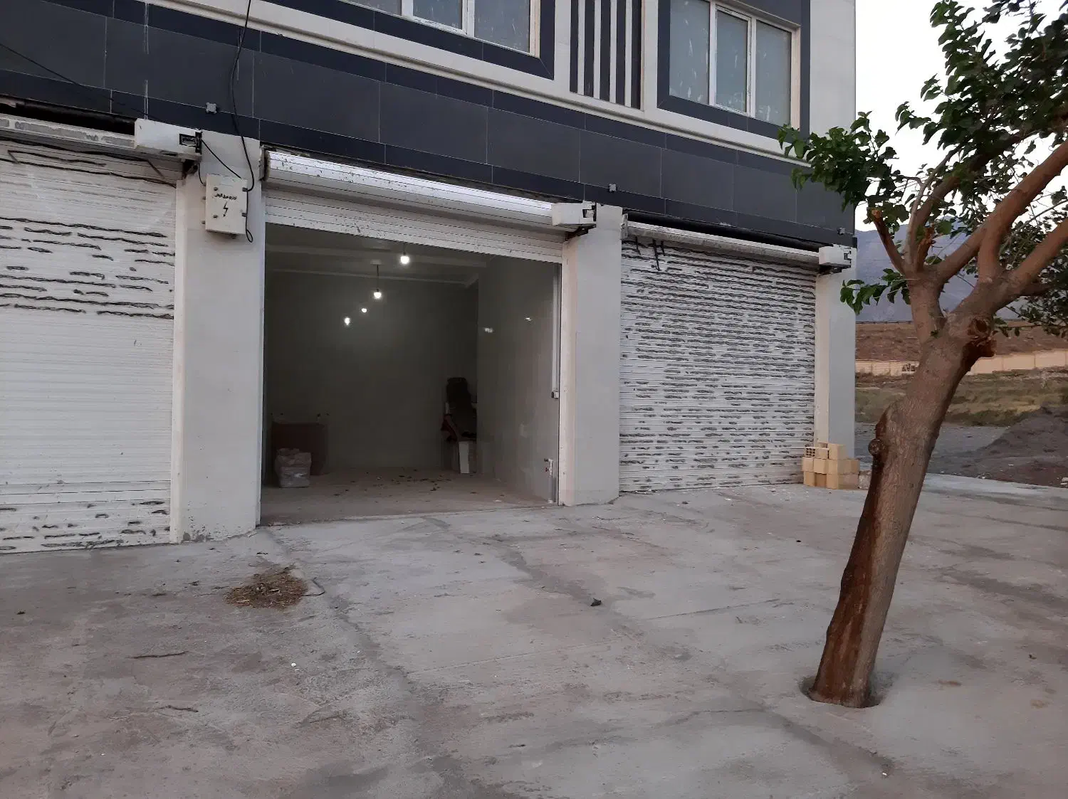 اجاره دو باب مغازه خیابان پادگان|اجارهٔ مغازه و غرفه|منجیل, |دیوار