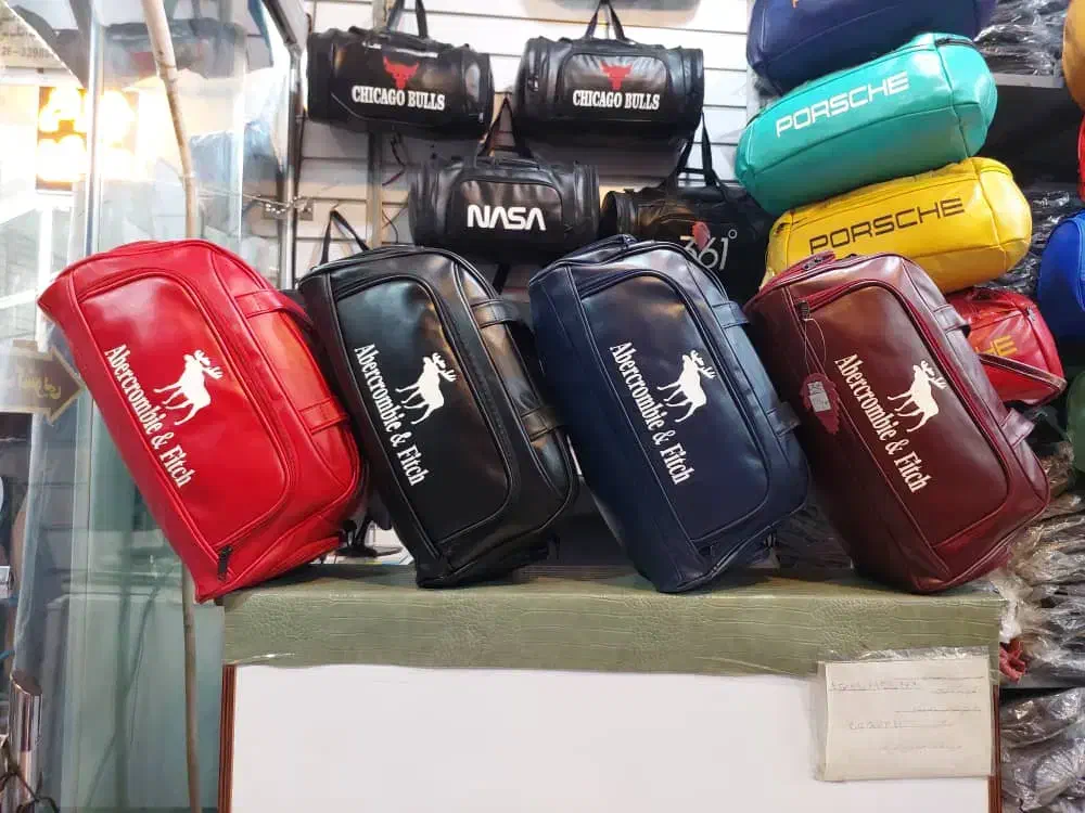 ساک ورزشی|کیف، کفش، کمربند|قم, قلعه کامکار|دیوار