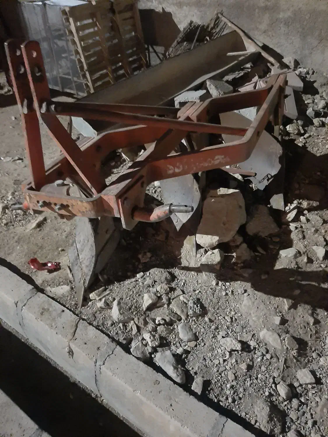 گاو اهن محمد زاده ۱۴|ماشین‌آلات صنعتی|آبدانان, |دیوار