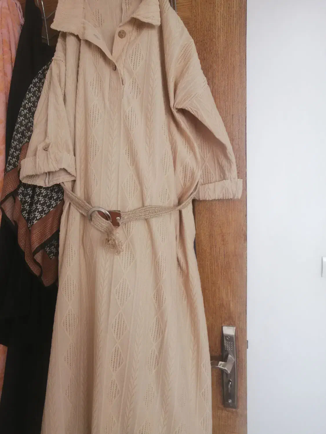 لباس نو|لباس|قم, باغ کرباسی|دیوار