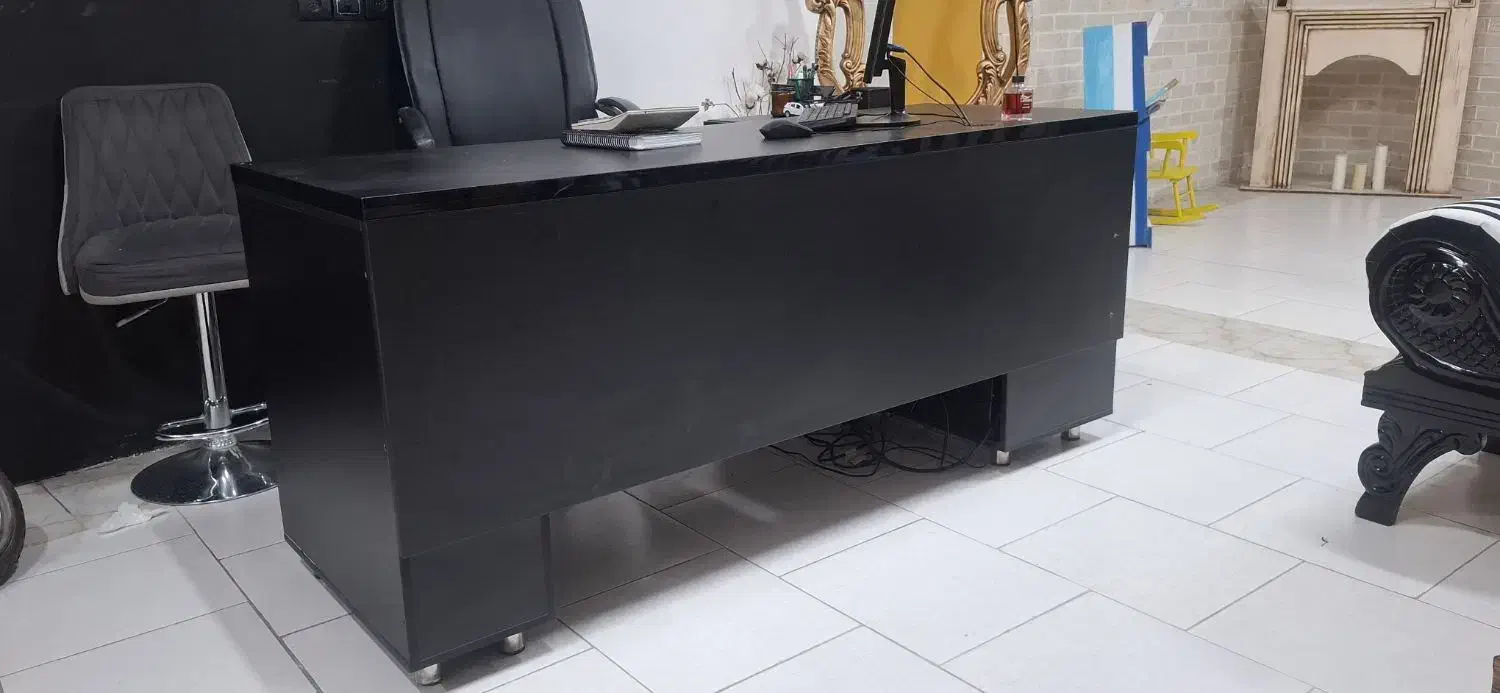 میز مدیریت مشکی چوب mdf|مبلمان اداری|خمینی‌شهر, |دیوار