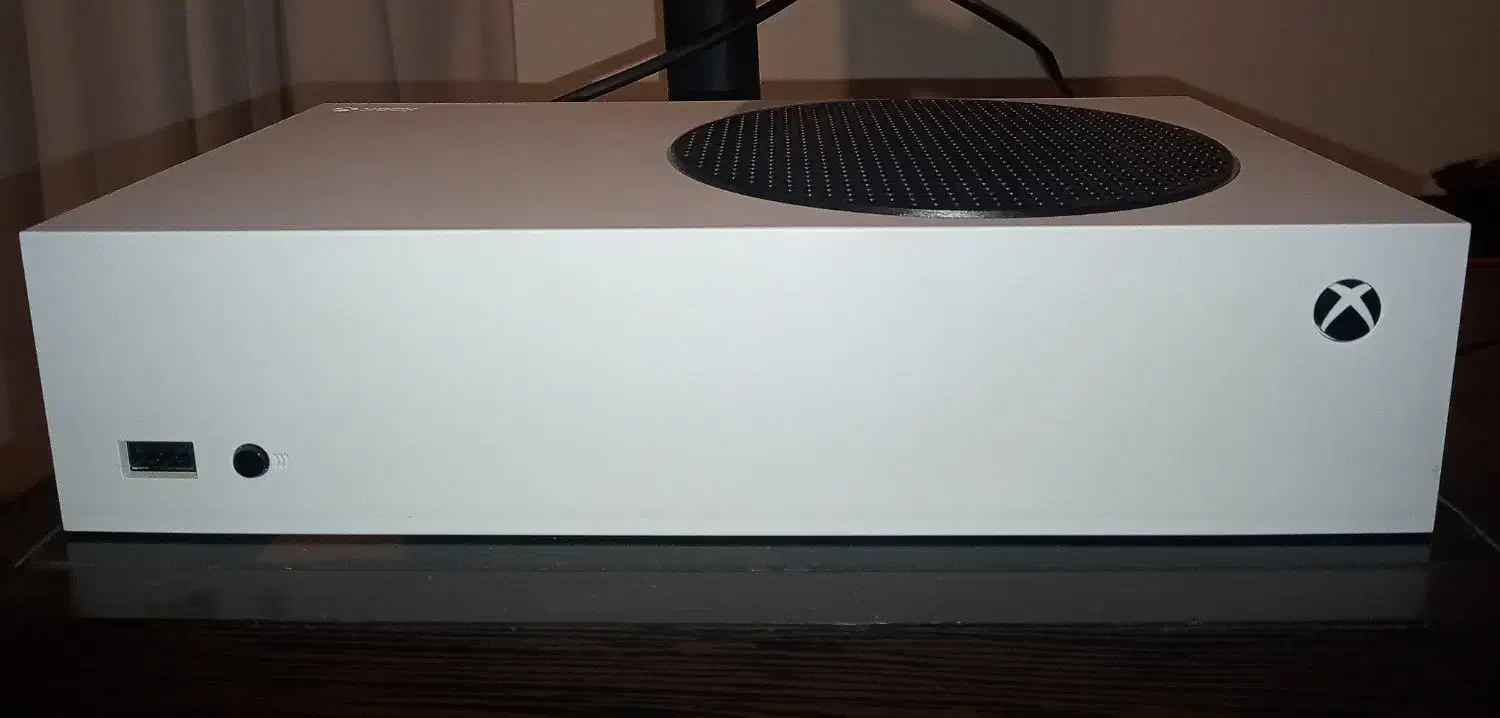 فروش Xbox Series S کارکرده به همراه دو دسته|کنسول، بازی ویدئویی و آنلاین|اصفهان, کارلادان|دیوار