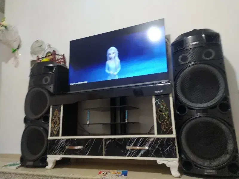 این میز تلویزیون یک تومان تخفیفم داره|میز تلویزیون|رباطکریم, شترخوار|دیوار