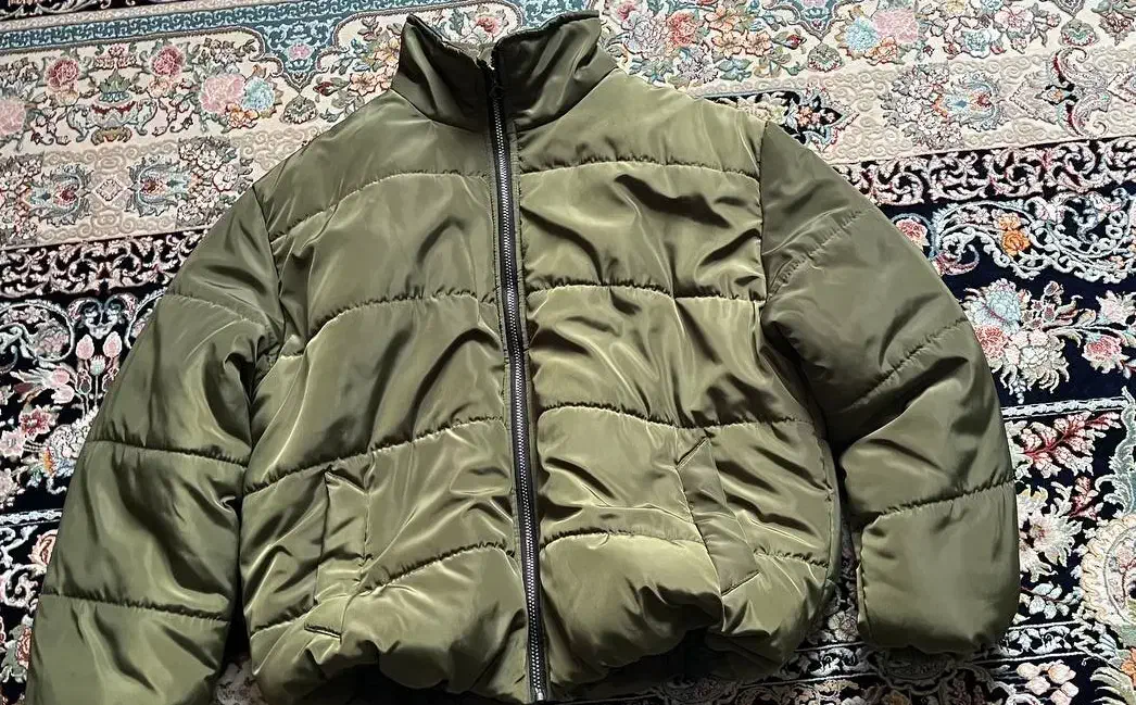 کاپشن|لباس|هشتگرد, شهرک بعثت|دیوار