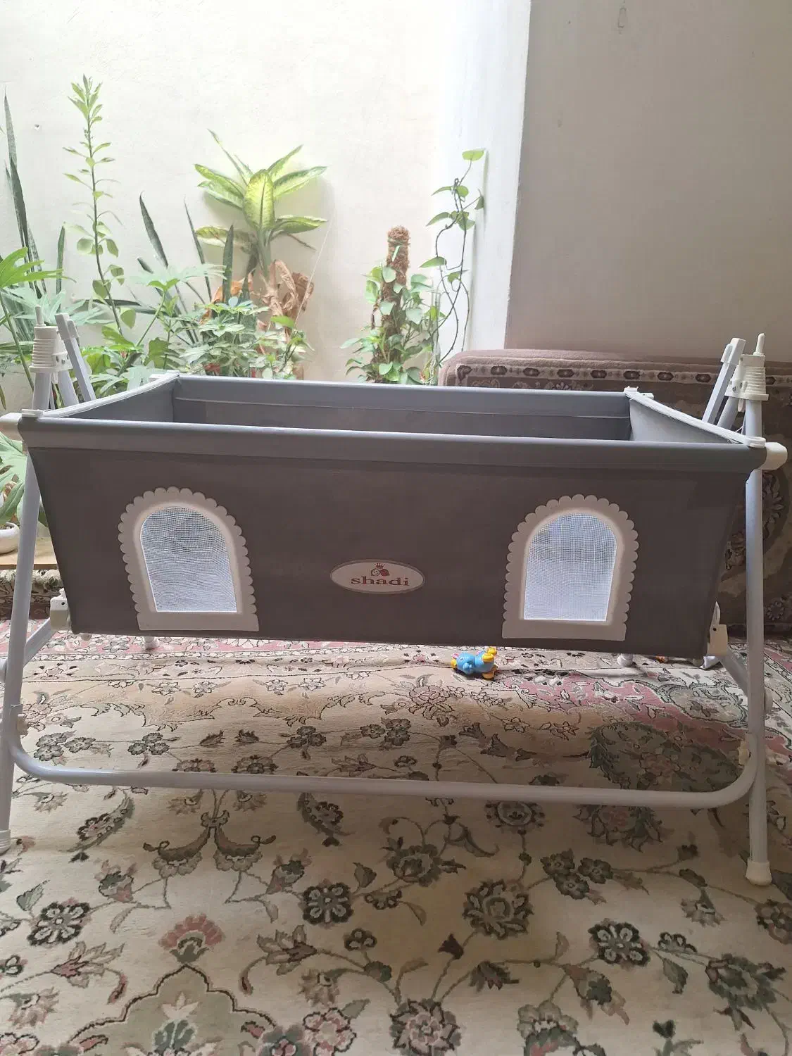 گهواره شادی|تخت و صندلی بچه|شیراز, تاچارا|دیوار