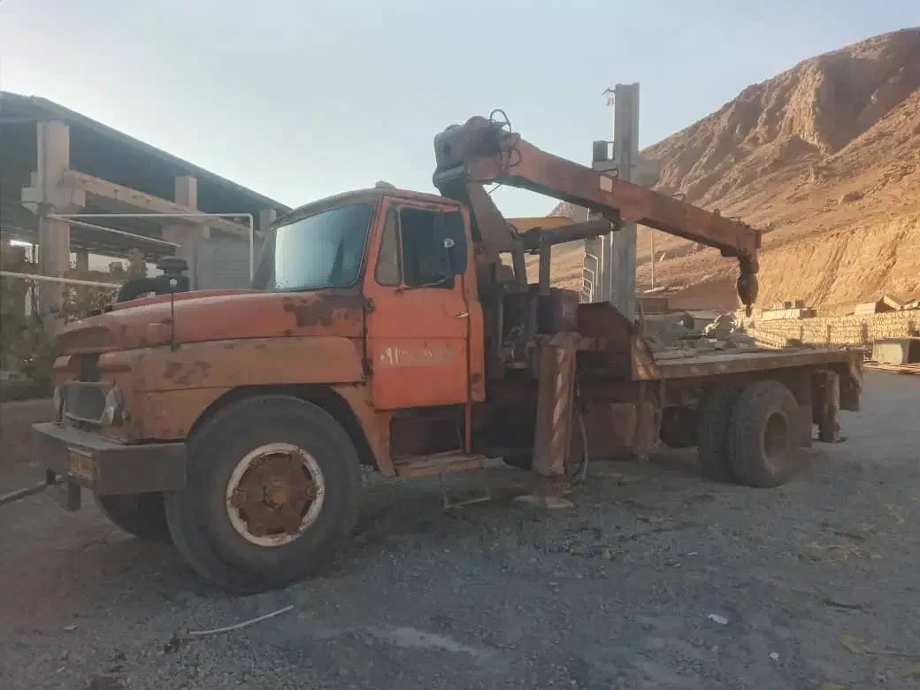 لیلاند ۵۹ با جرثقیل هاپ ۸ تن|خودرو سنگین|شهرکرد, |دیوار