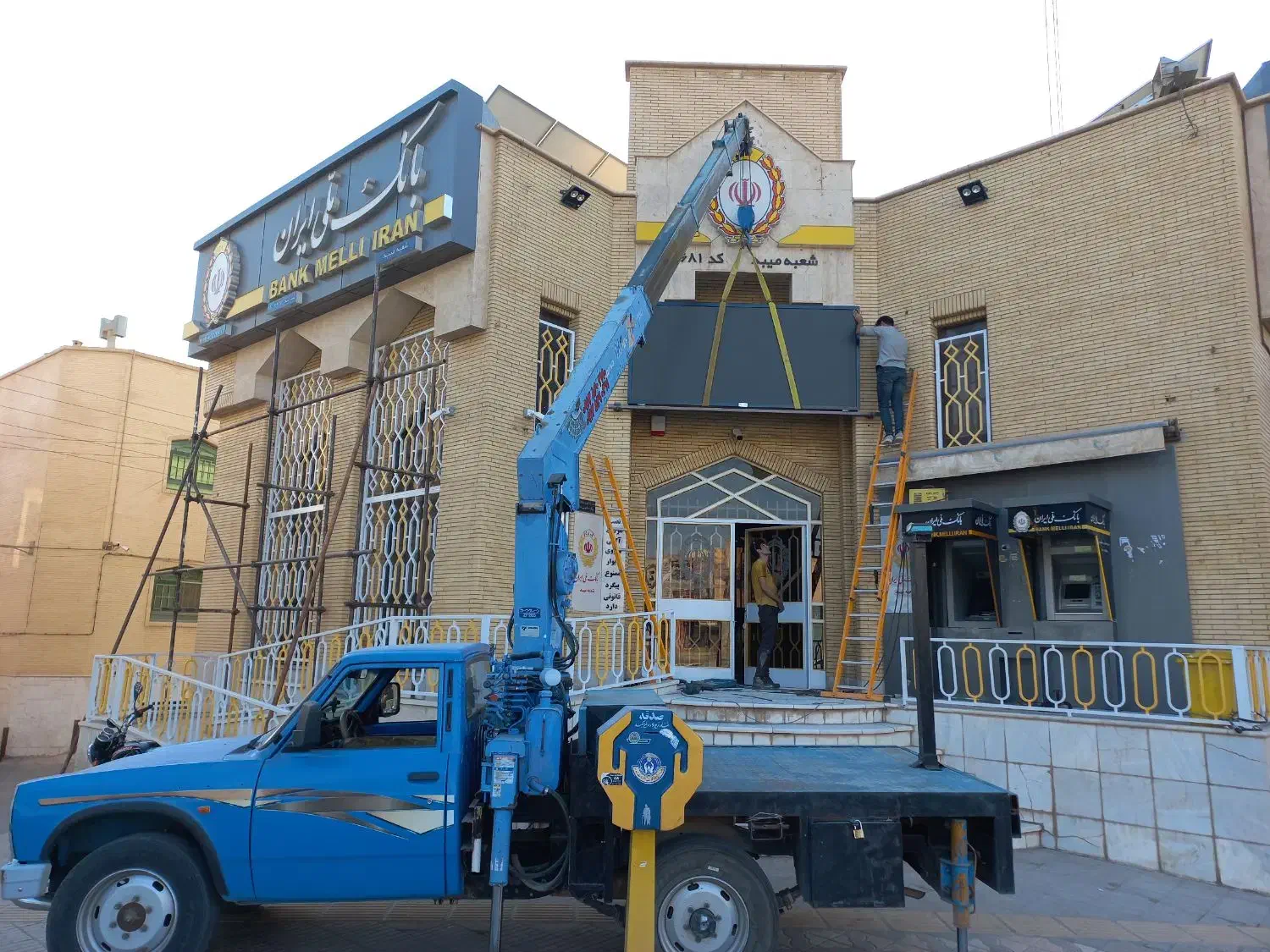 اجاره بالابر تلسکوپی و لجور دکل بلند و جرثقیل|خدمات حمل و نقل|اردکان, |دیوار