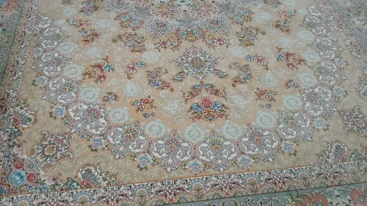 ۷۰۰ شانه و ۱۲۰۰ شانه|فرش|قم, سعادتی|دیوار