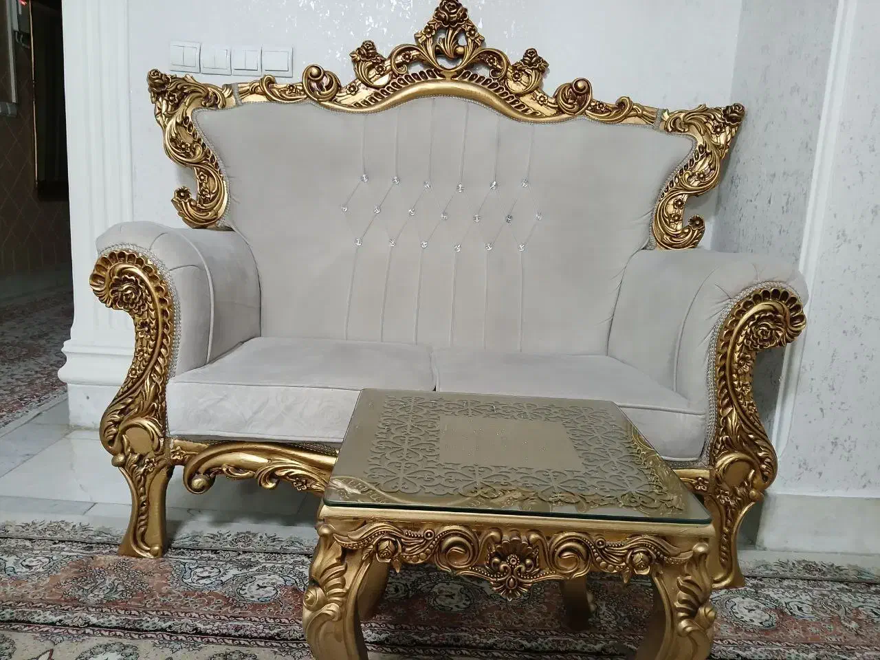 یک دست مبل سلطنتی راحتی ۷نفره|مبلمان خانگی و میز عسلی|تهران, سازمان آب|دیوار